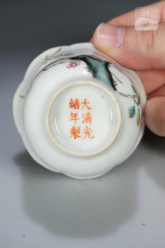 清光绪 粉彩花卉花口杯 - 图5